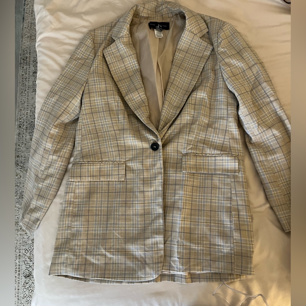 Beige plaid blazer